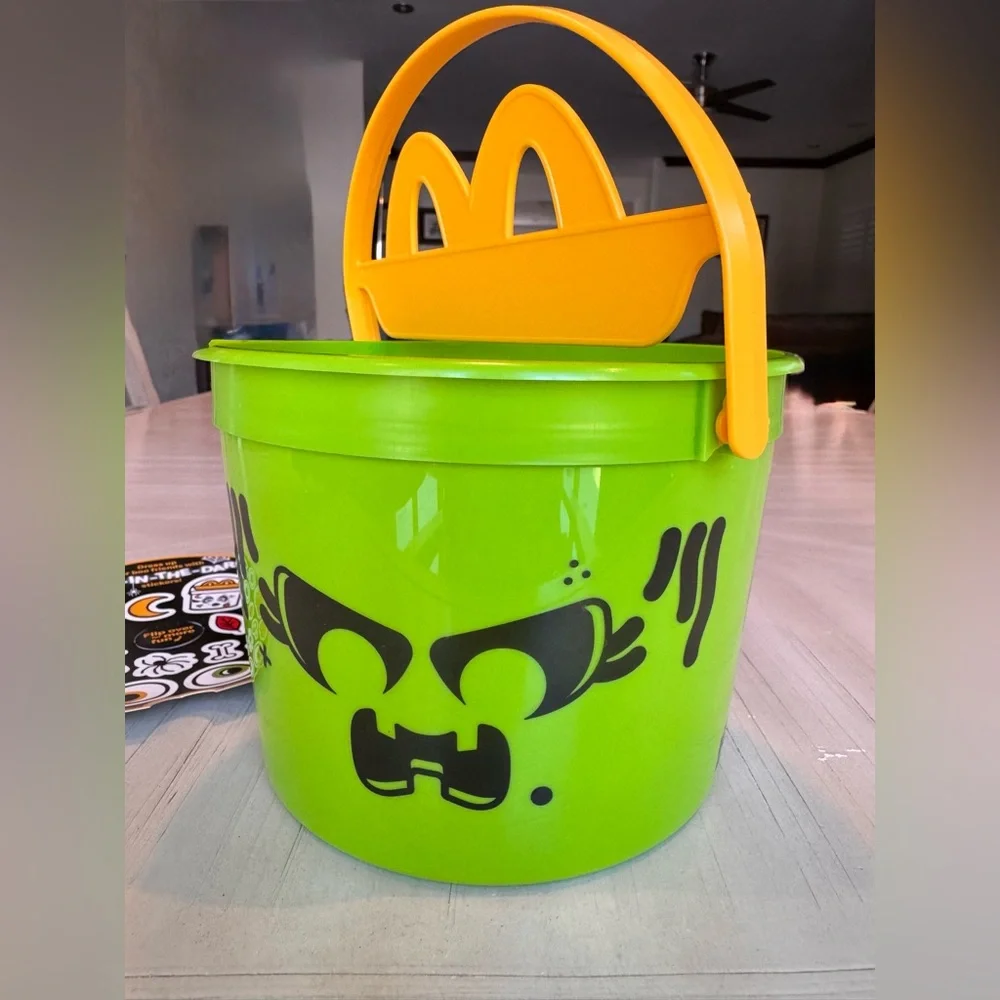 2025 McDonald’s Halloween Boo Bucket – Green Goblin Face Design
